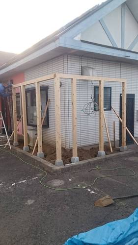 美容室の目隠しパーテーションを撤去して新しく組み直した木下地