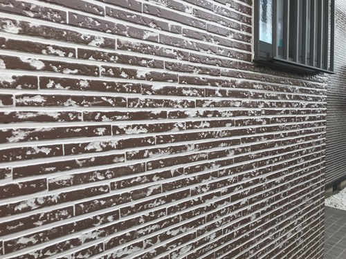 タイル調外壁を2色塗りでおしゃれに仕上げた施工事例(水戸市・ペイントホームズ)